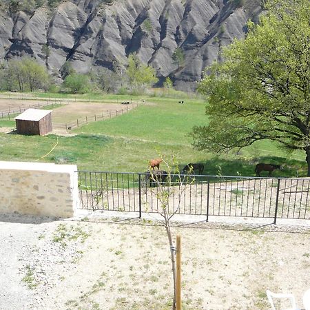 La Ferme De Valauris Bed & Breakfast Sisteron Exterior photo