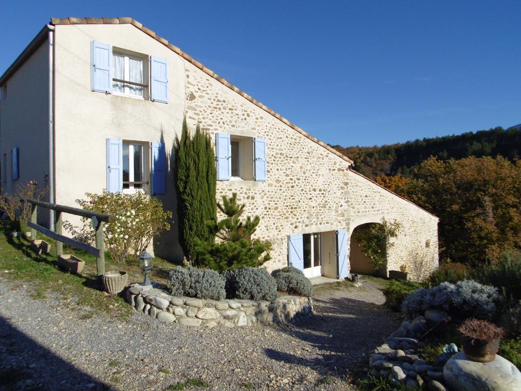 La Ferme De Valauris Bed & Breakfast Sisteron Exterior photo
