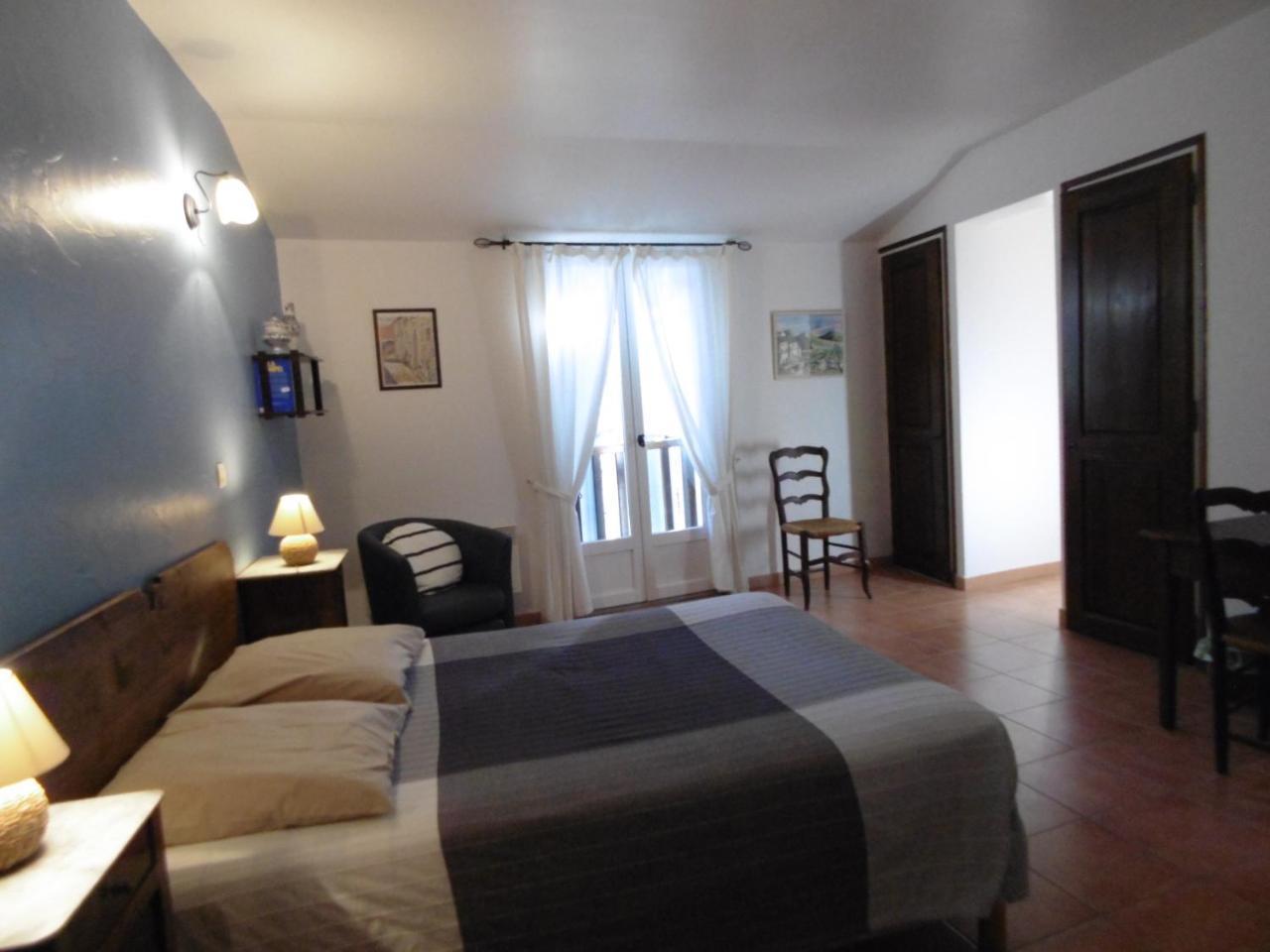 La Ferme De Valauris Bed & Breakfast Sisteron Exterior photo