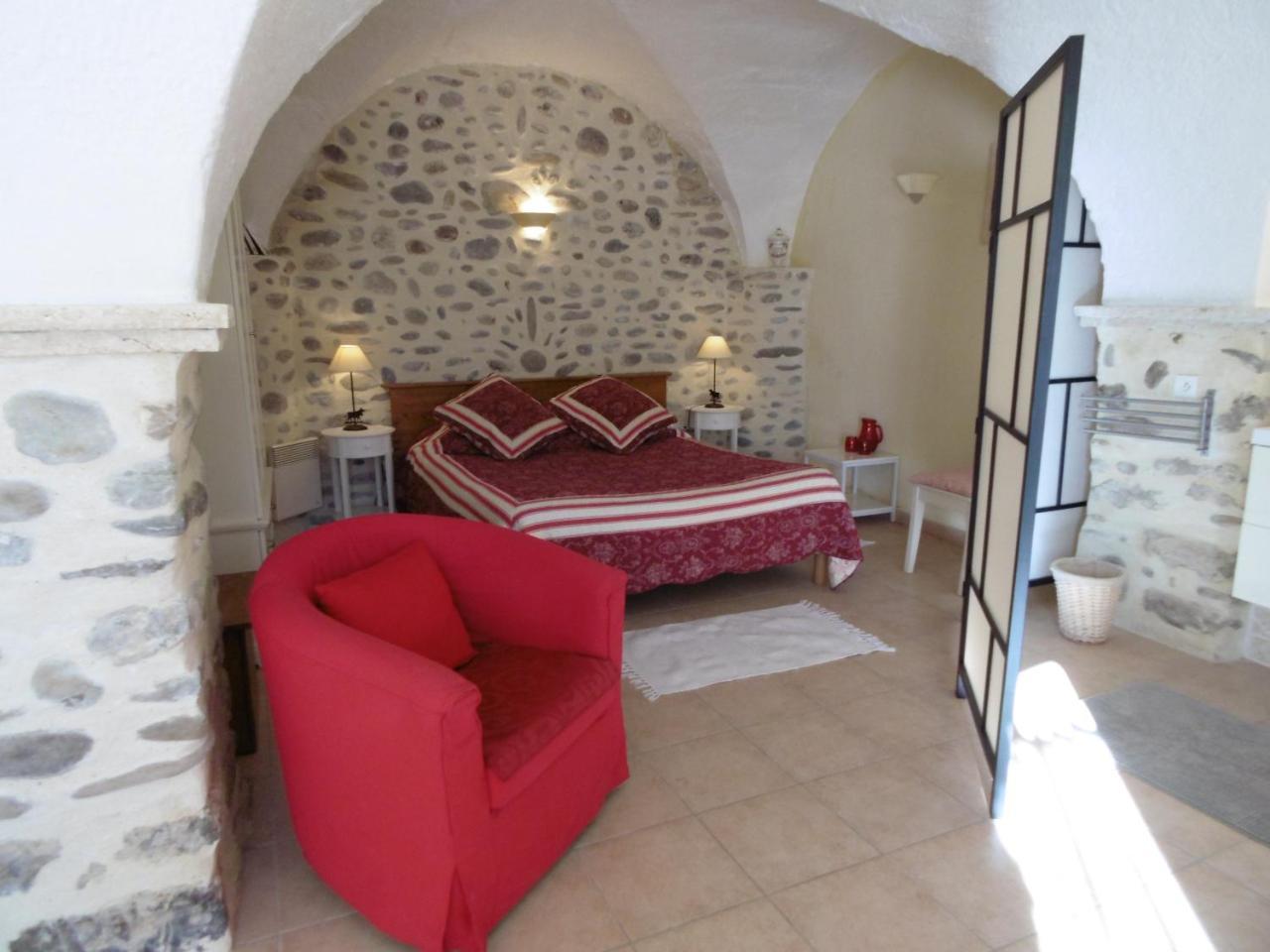 La Ferme De Valauris Bed & Breakfast Sisteron Exterior photo