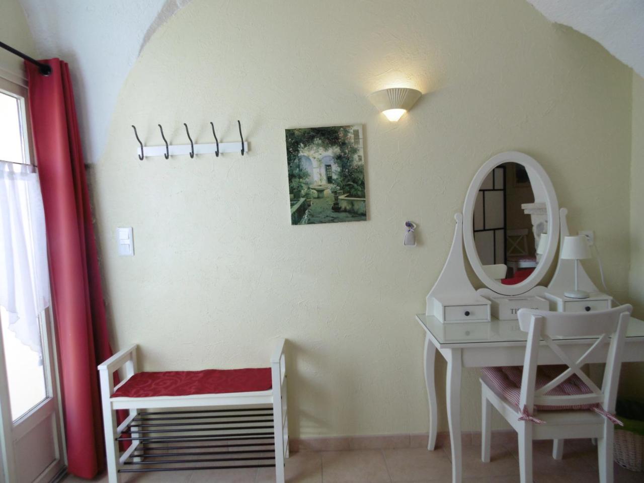 La Ferme De Valauris Bed & Breakfast Sisteron Exterior photo